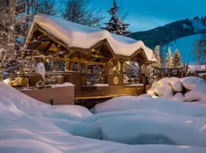 2br Condo in the Seasons at Arrowhead- Vaulted Ceilings Condo