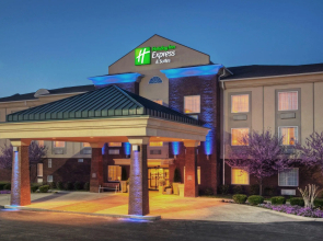 Holiday Inn Express & Suites Manchester by IHG