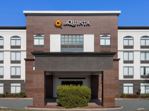 La Quinta Inn & Suites by Wyndham Mooresville