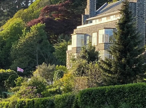 Beachside 2-bed - Sleeps 4, Parking & Pet Friendly
