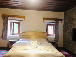 Shpella Guesthouse Theth