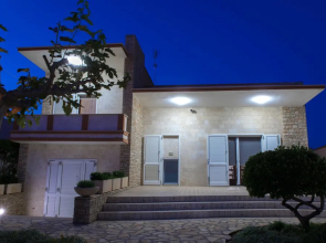 Villa Solare con piscina fronte mare