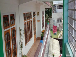Thapa Homestay by StayApart