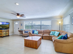 New Listing! Spacious Haven W/ Pool & Hot Tub 5 Bedroom Home