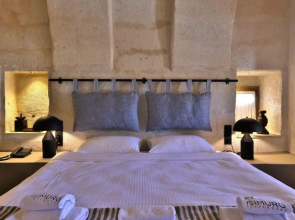 Simurg Cave House