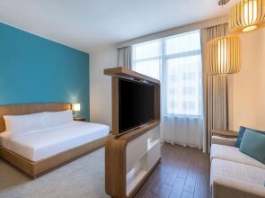 Element Al Mina, Dubai