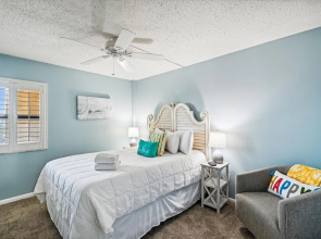 Inlet Reef 515 2 Bedroom Condo by RedAwning