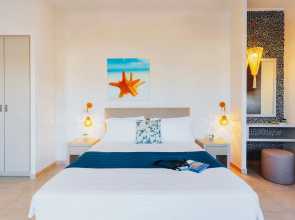Aelia Apartments & Suites