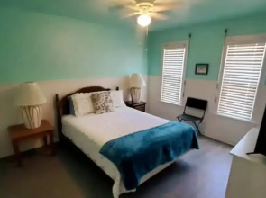 Bayside Paradise 4BR Home w Patio Games Room