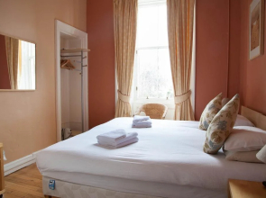 Garfield Guest House