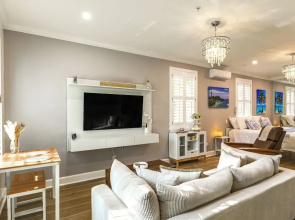 Pet-friendly Studio: 6 Mi to Jupiter Beach Park!