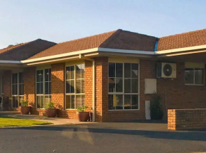 Quays Motel San Remo