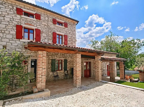 Beautiful Villa in Dracevac With Swimming Pool