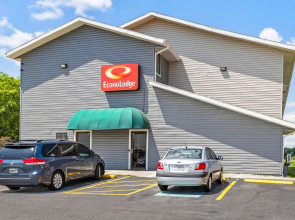 Econo Lodge Akron Copley Northwest