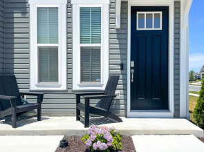 Beach Shuttle & Pool: Bishop's Landing Townhome