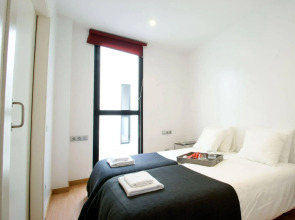 Liceu Apartments by gaiarooms