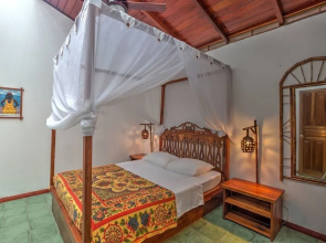 Villa 4 - Amazing 2 Bed Villa - Private Garden
