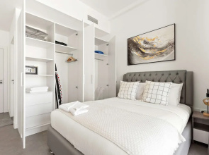Silkhaus Chic Studio Private Beach Pixel Tower