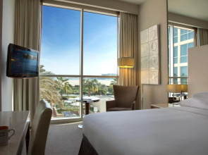 Отель Yas Plaza Circuit