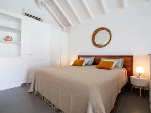 Beautiful suite S5, pool, sea view, Pinel Island