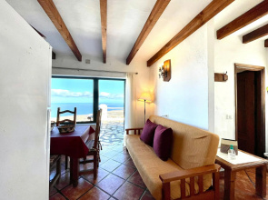 Apartment in a rural house, wonderful ocean view in El Hierro