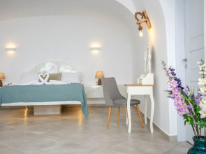 Sun Angelos Oia - Luxury Cave Suites