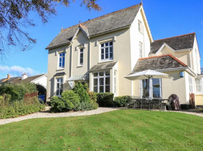Victoria Lodge