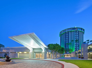 Holiday Inn Long Beach Airport Hotel and Conference Center by IHG