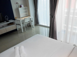 Studio Modern Tamansari The Hive Cawang by Travelio