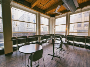 HI Chicago, The J. Ira and Nicki Harris Family Hostel