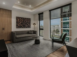 Sosuite 1bed Apt w Roof Deck, Gym, Laundry