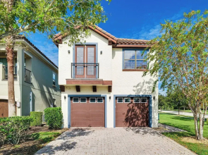 8 Mi to Disney: Pet-friendly Apt w/ Resort Perks