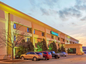 La Quinta Inn by Wyndham Milwaukee Airport / Oak Creek