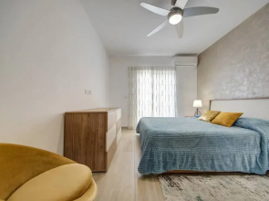 Beautiful 2 BDR Penthouse Near Valletta Sleeps 6