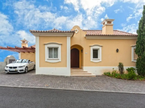 Designed Villa - Palheiro Village