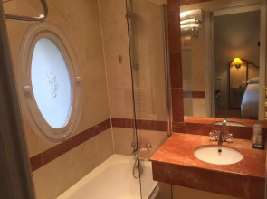 Hotel Unic Renoir Saint Germain