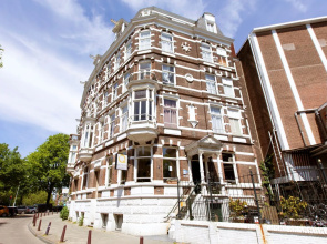 Quentin Canal House Hotel