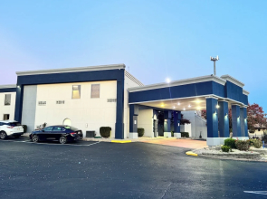 Days Inn & Suites Cincinnati