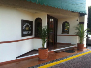 Hotel & Suites Villa del Sol