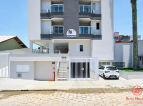BH15: Apto charmoso com piscina e churrasqueira