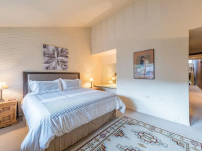 Park Avenue Hide Out by Casago