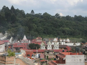 OYO 174 Shiva Shankar Hotel