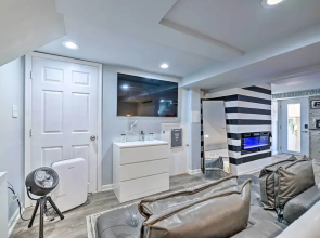 Stylish DC Studio ~ 5 Mi to National Mall!