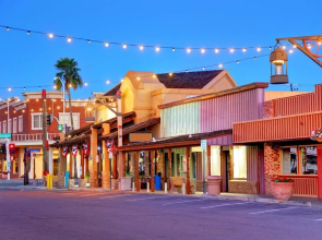Luxury Living in Contemporary Old Town Scottsdale Townhouse townhouse