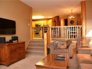 Elk Ridge Townhomes Unit 422 by RedAwning