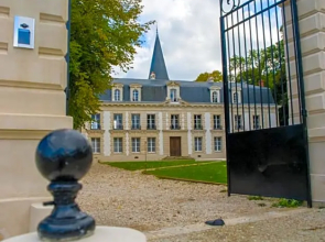 Le Chateau D’Hardricourt