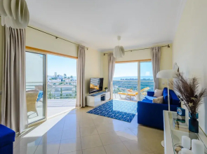 Sea view Apartment with 3 spacious Terraces & 2 Swimming pools