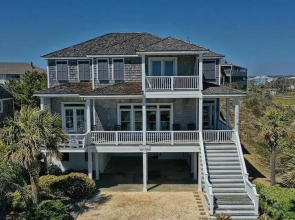 Nash Cottage 6 Bedroom Home by RedAwning