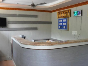 C M Hotel