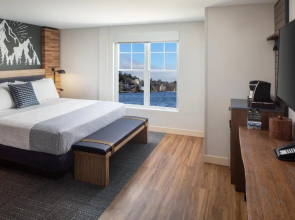 voco Saranac Lake NY - Waterfront by IHG